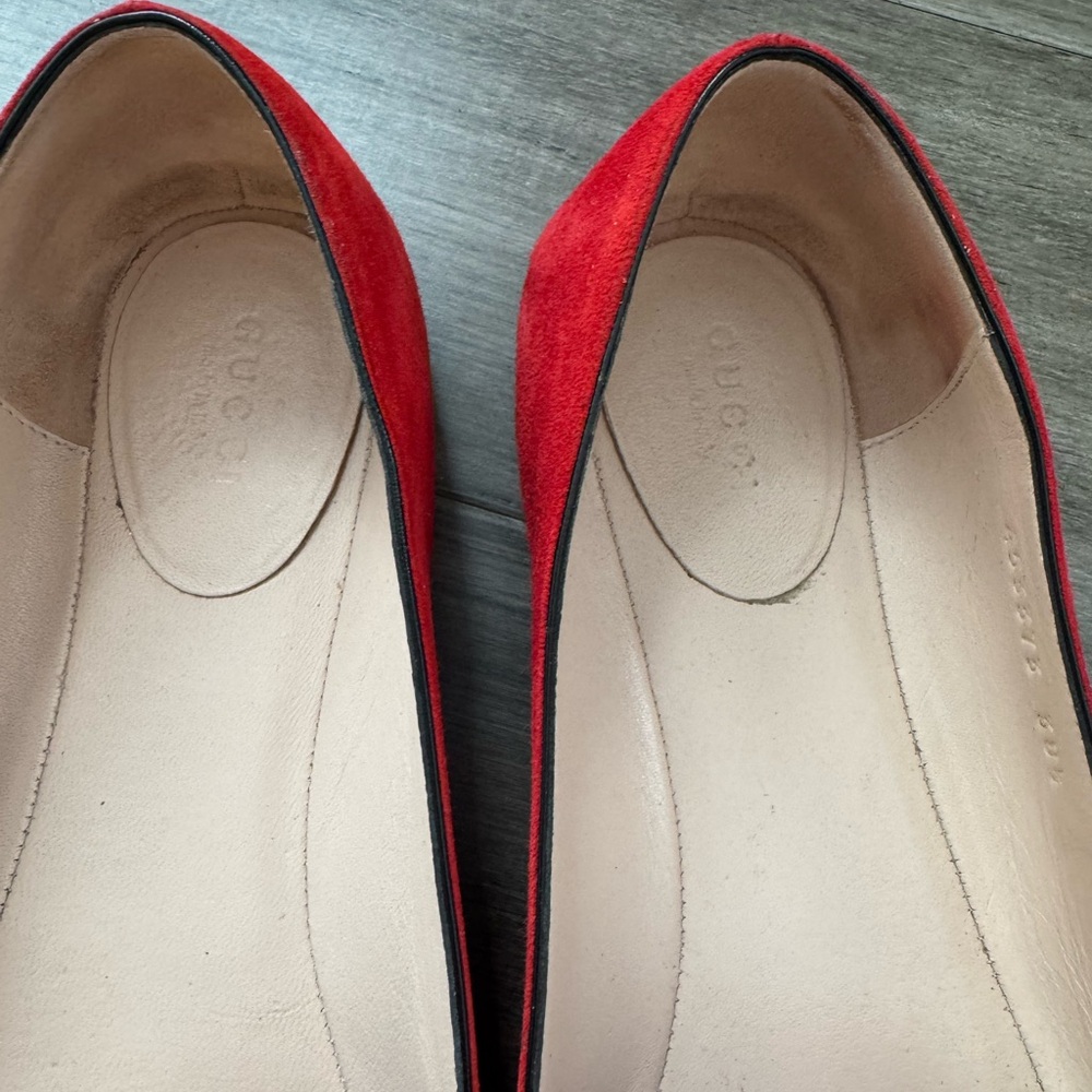 Gucci Red Suede Fringe Marmont Flats with Gold GG - Picture 4 of 11